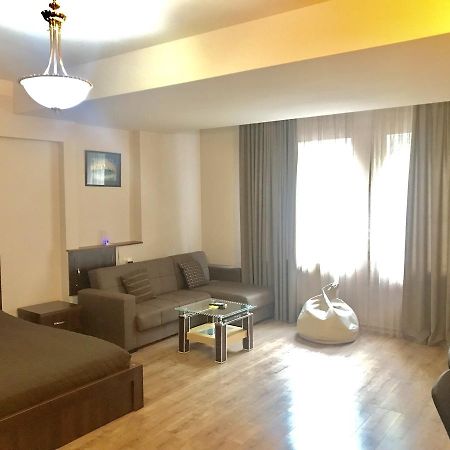 Ferienwohnung Solo Lucky Tbilisi Exterior foto